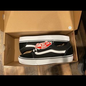 9 US Men Vans old skool